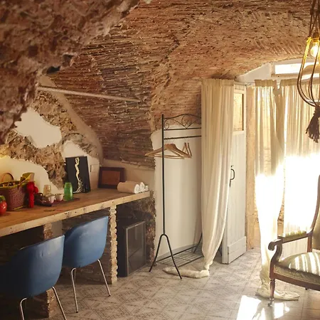 Giardinidivale A 2 Chilometri Da Finale Ligure 招待所 3*